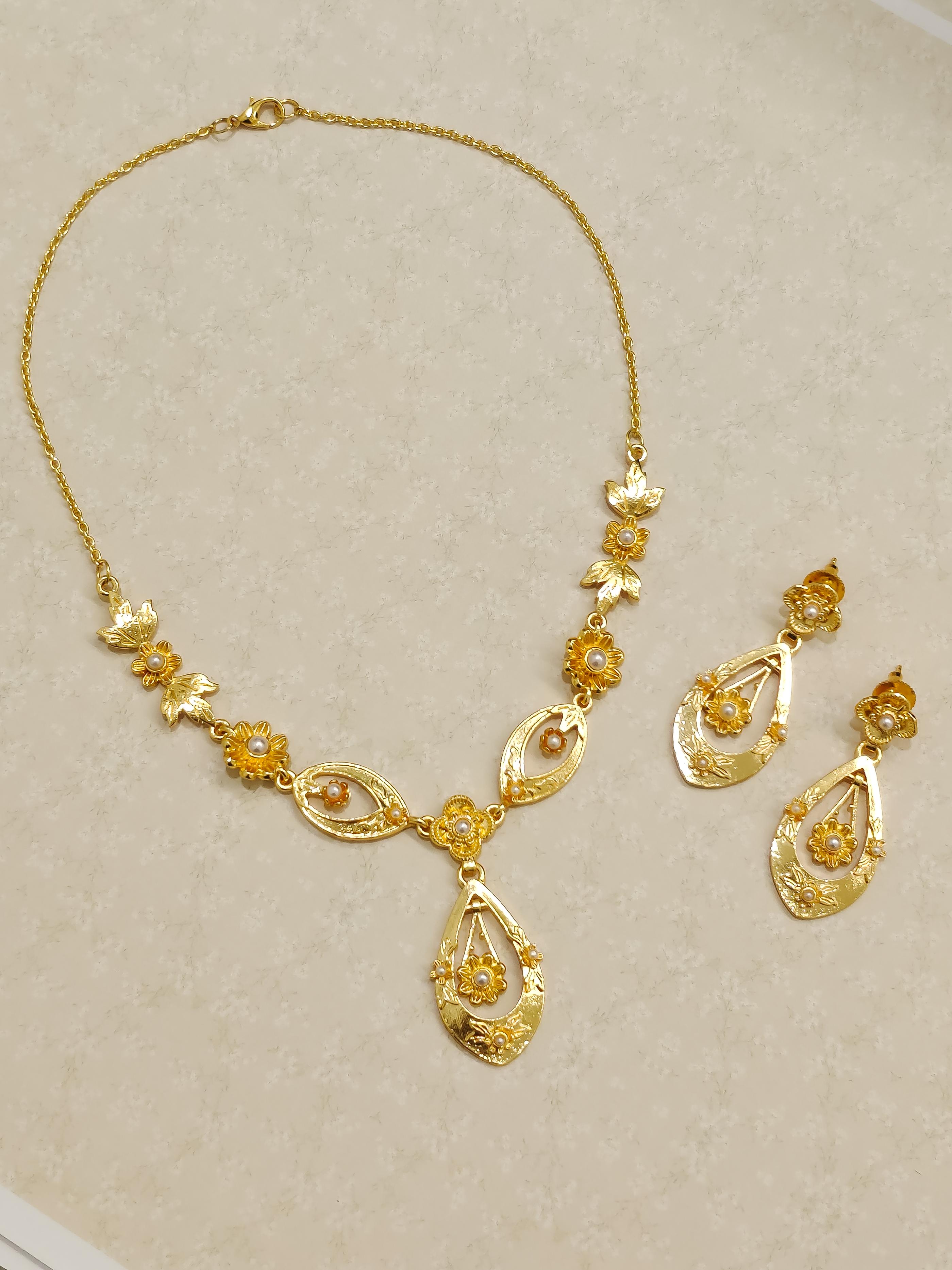 Vani Gold Necklace