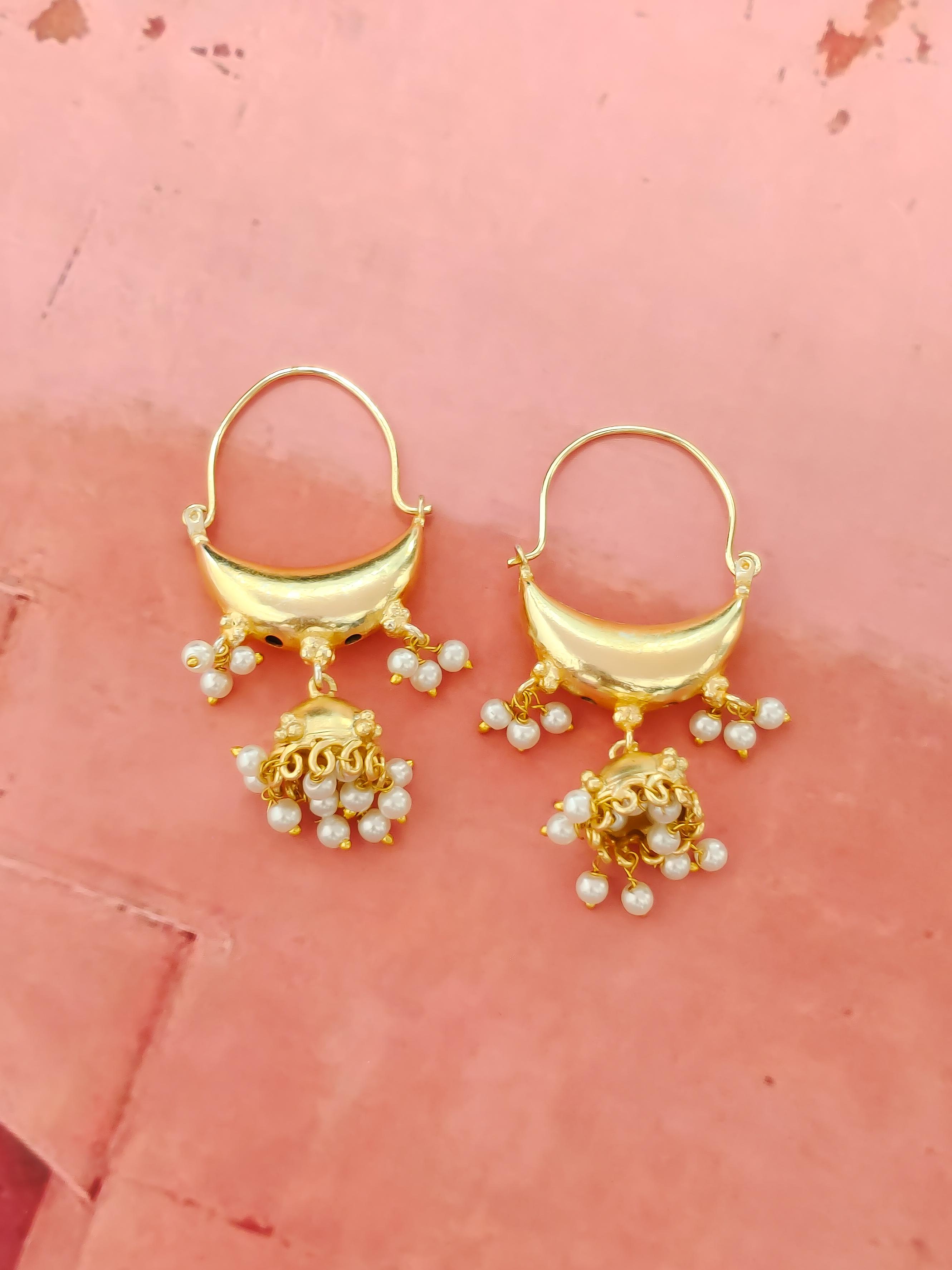 Nyra Pearl Chandbali Earring