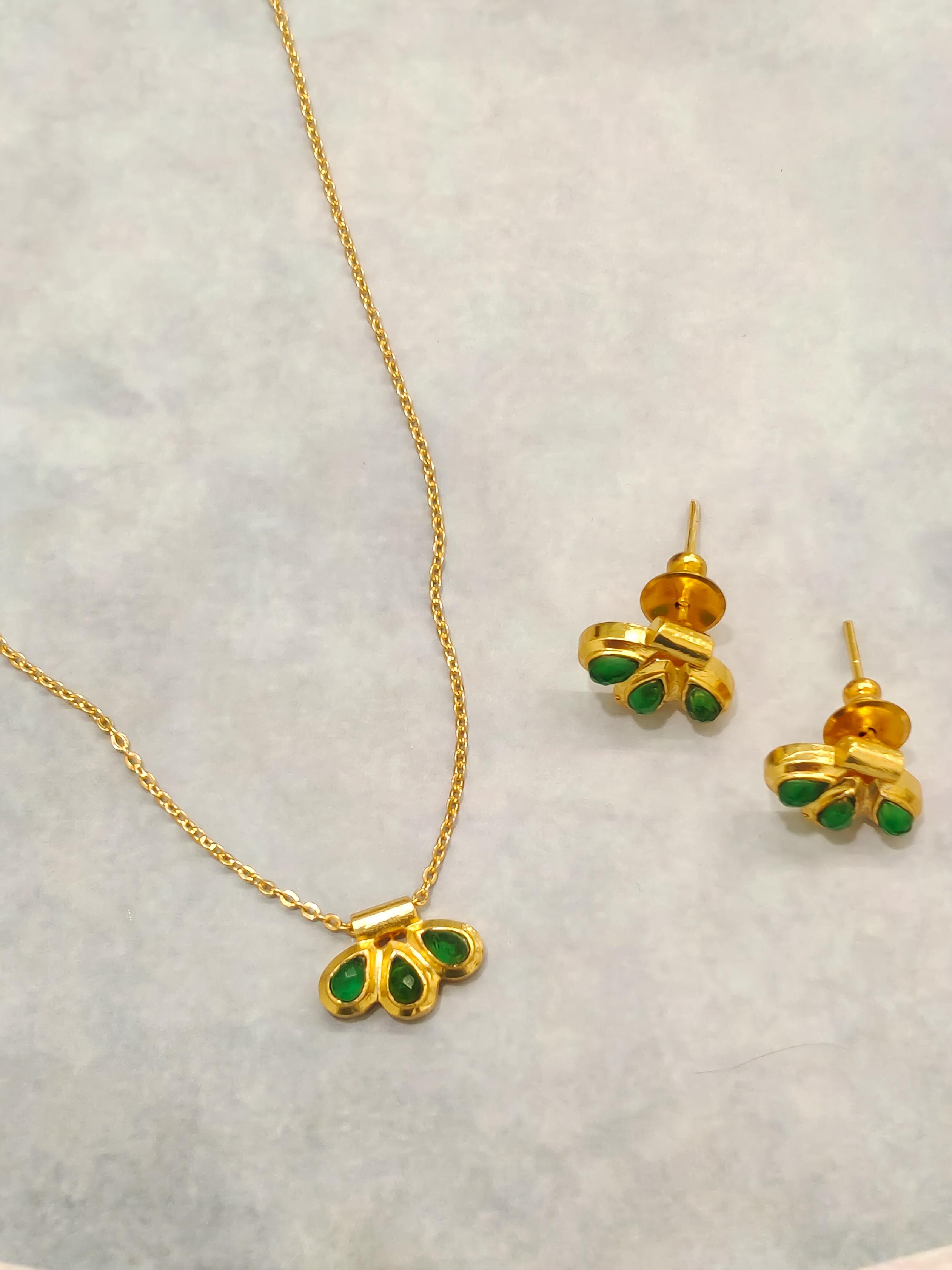 Fleur Bloom Pendant Set