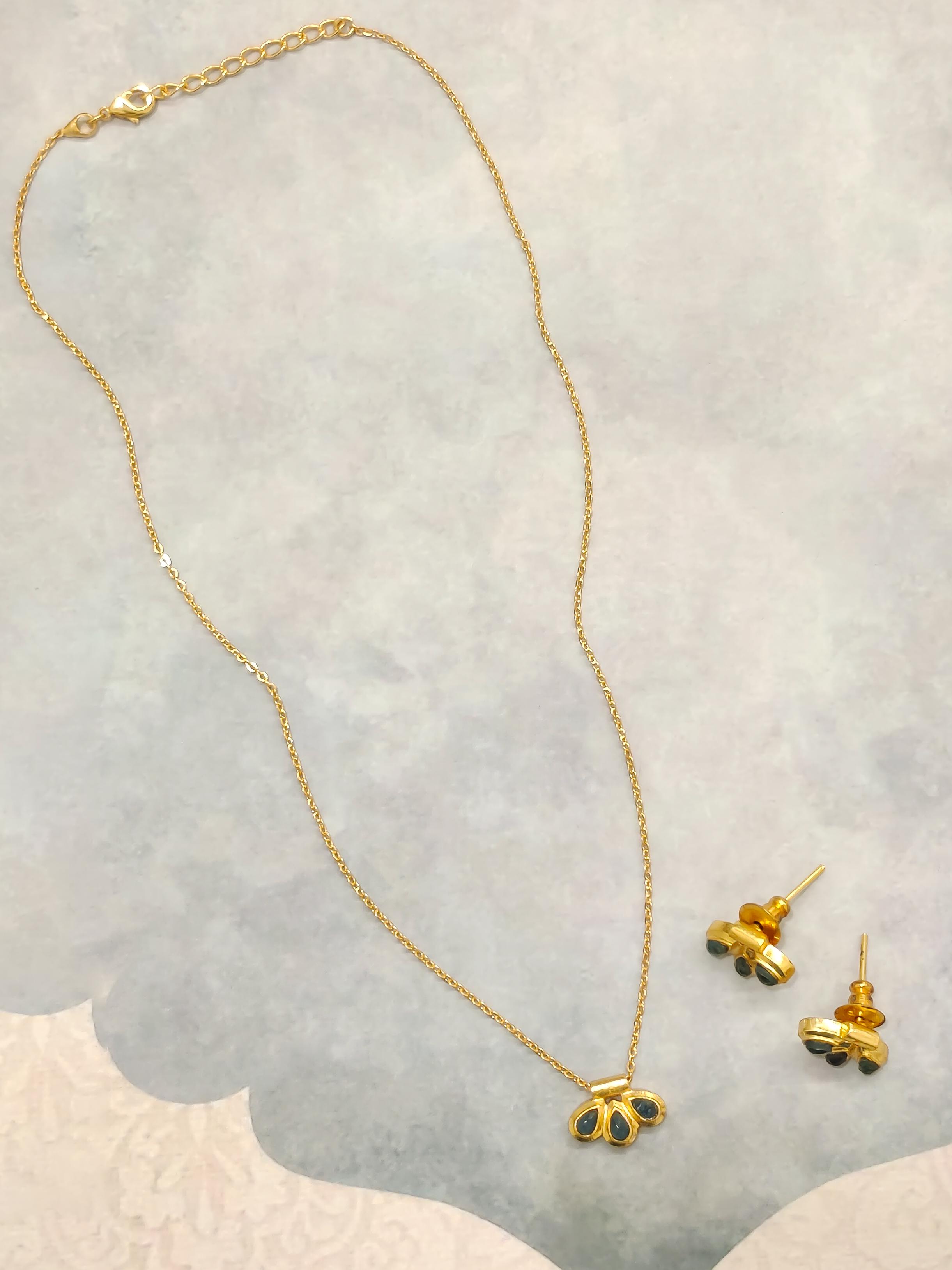 Fleur Bloom Pendant Set