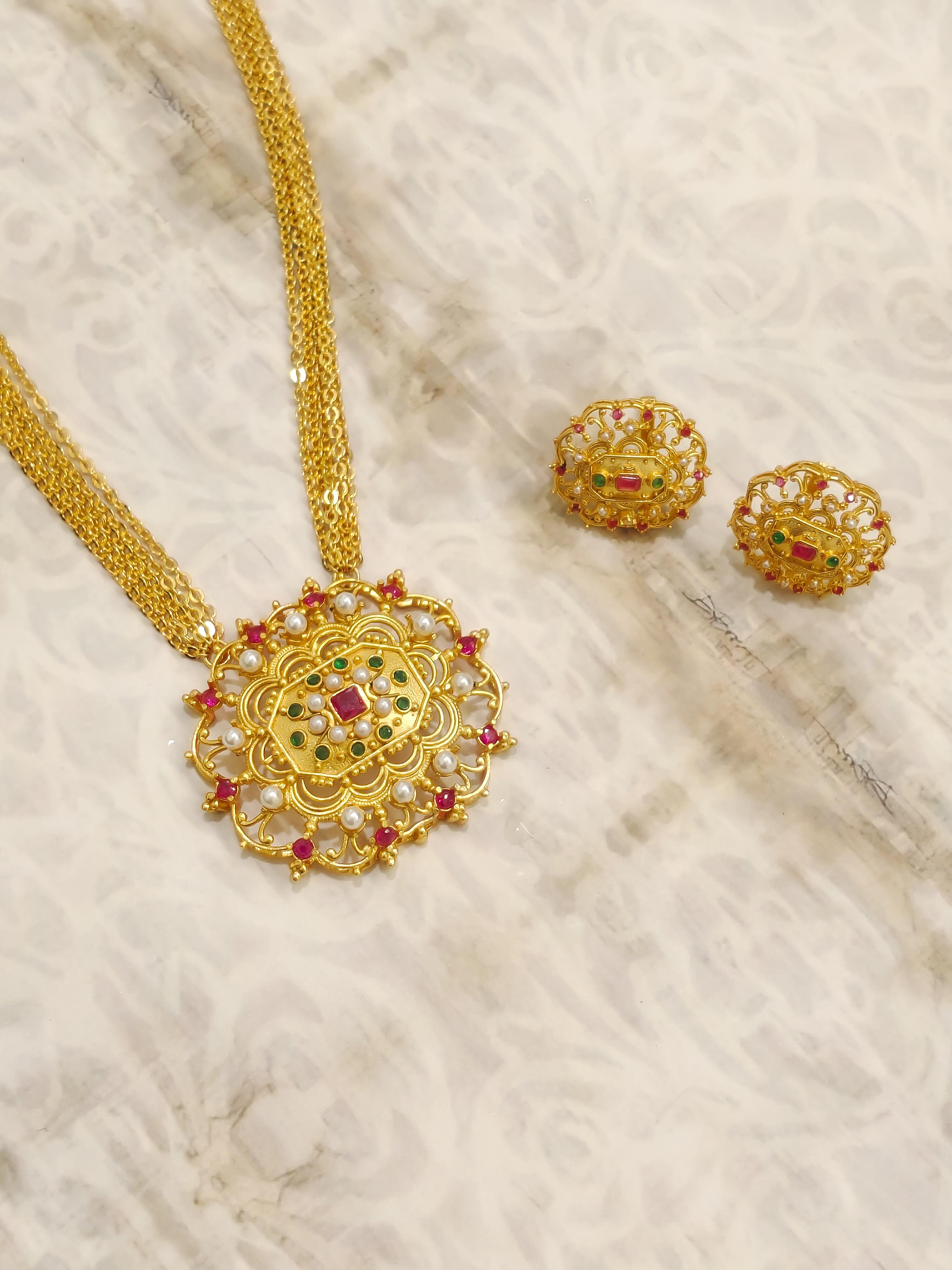 Ivy Bloom Necklace
