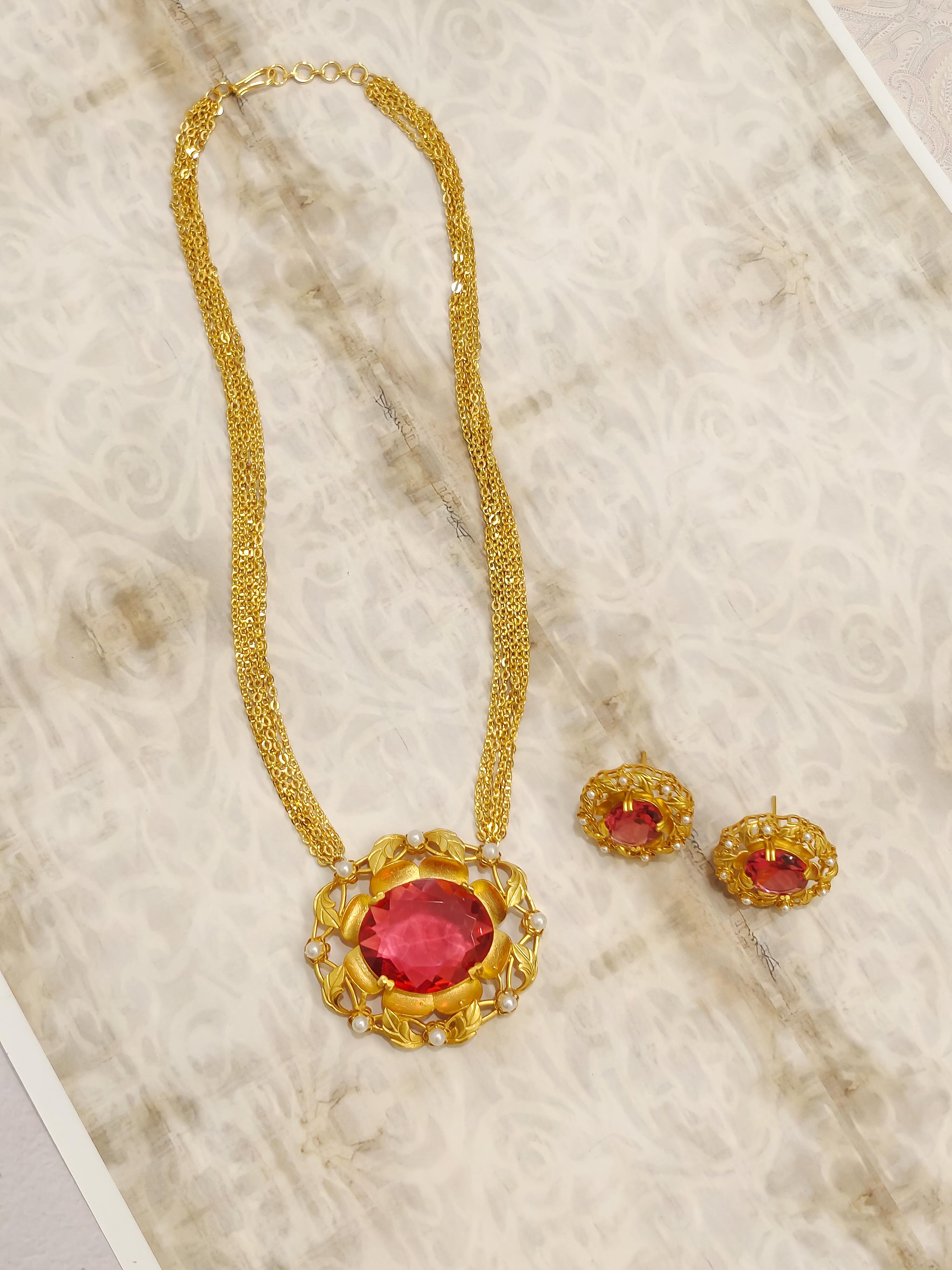 Rosette Empress Necklace