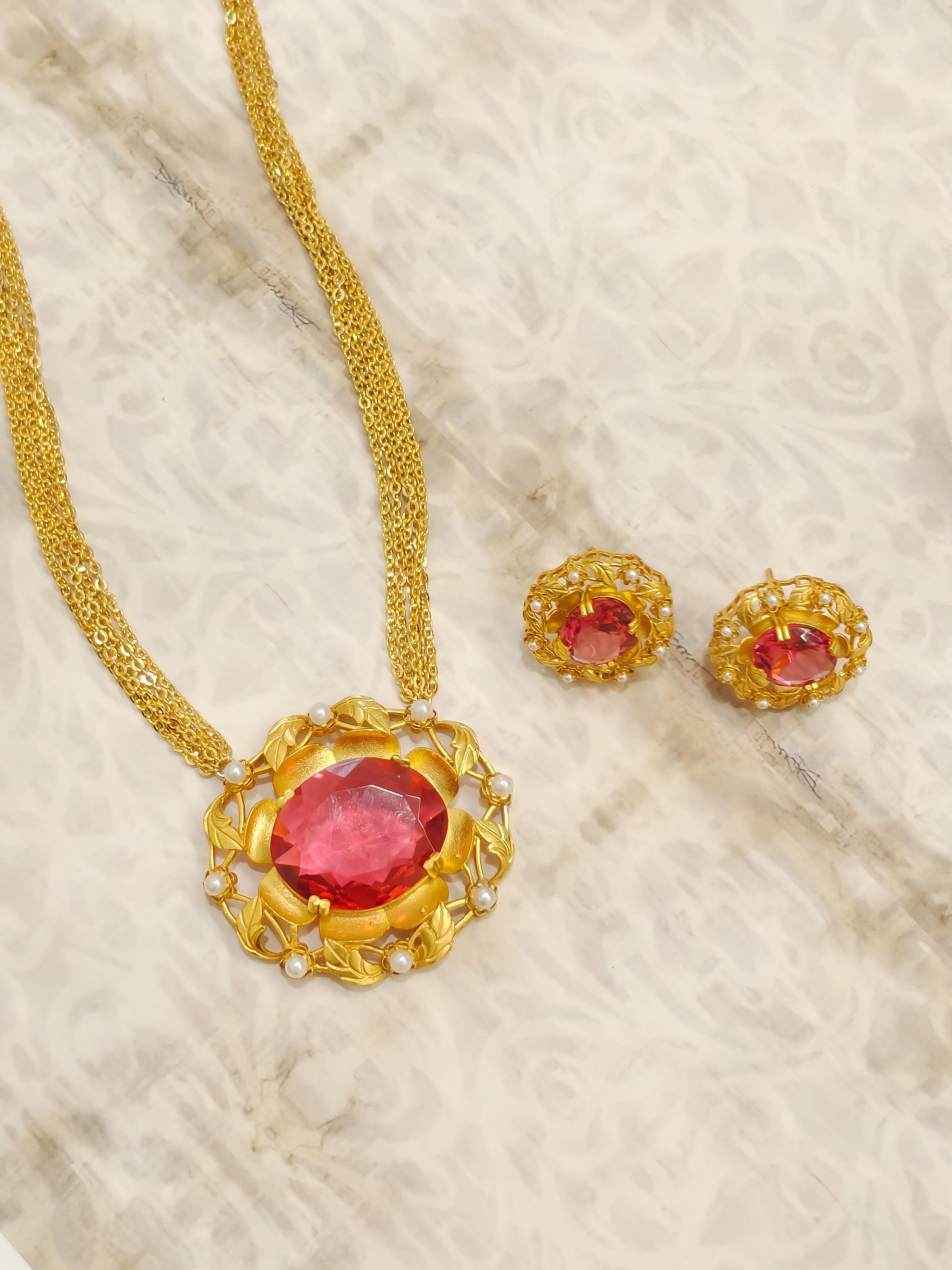 Rosette Empress Necklace
