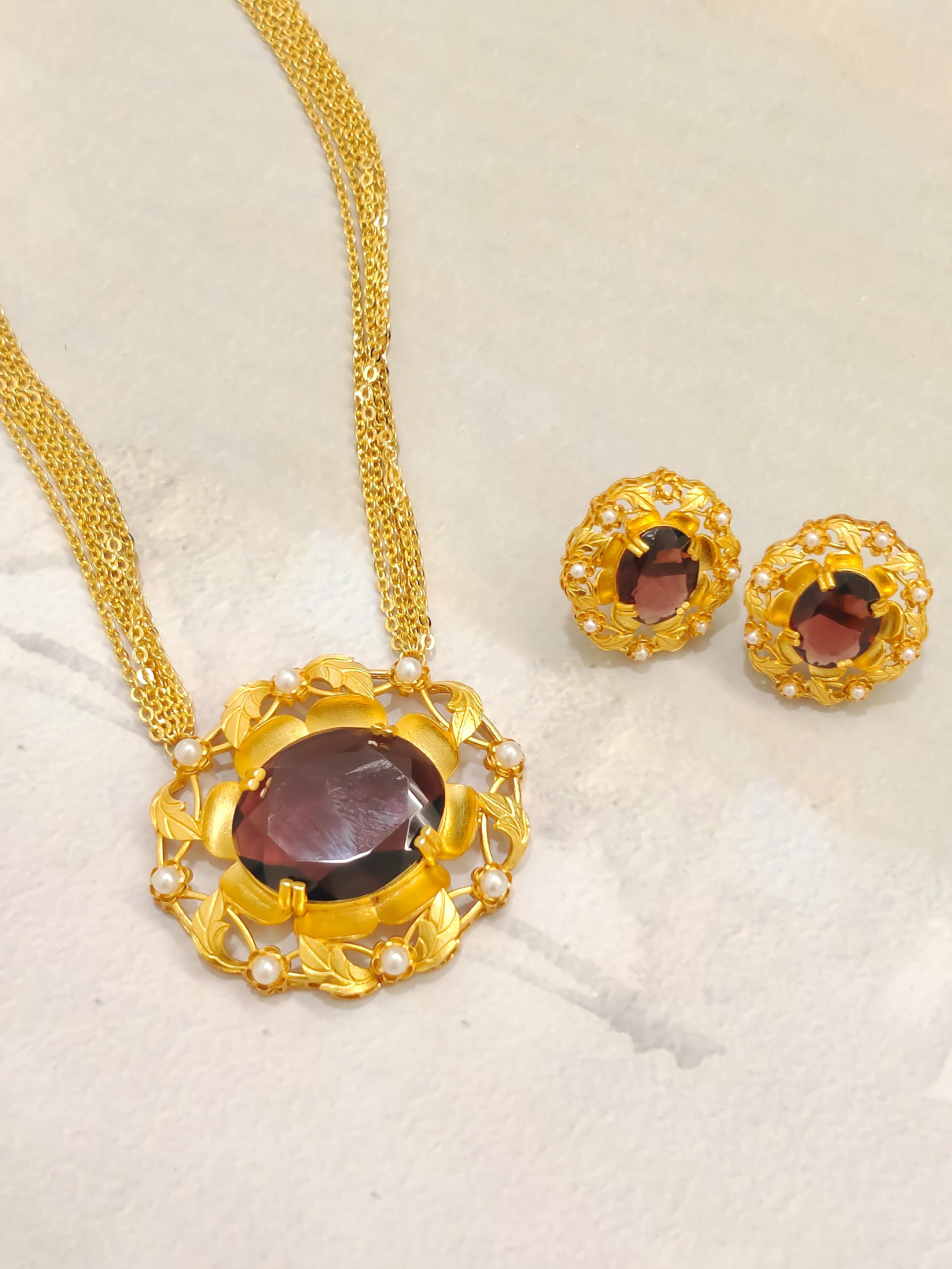 Rosette Empress Necklace