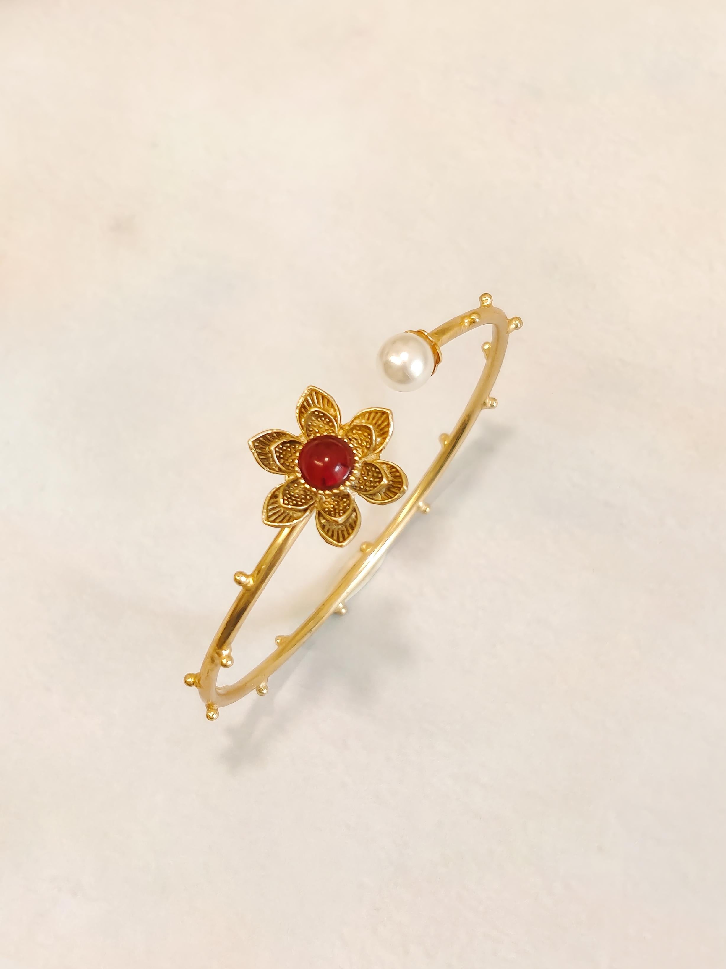 Levy Floral Pearl Bracelet