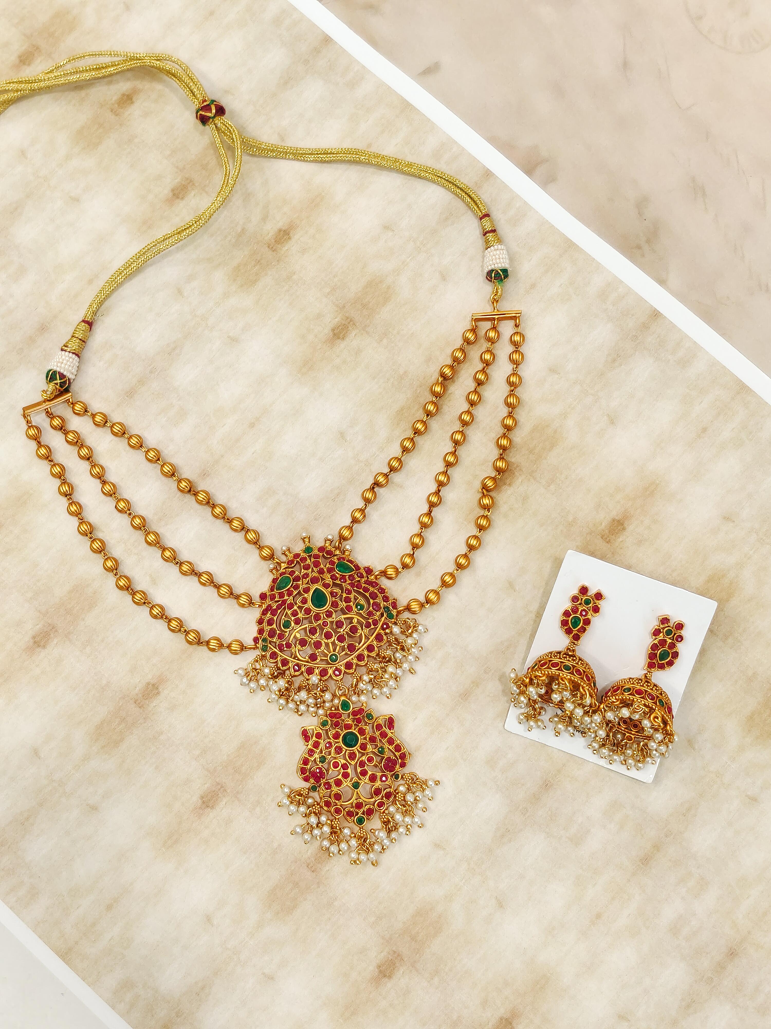 Divija Necklace Set