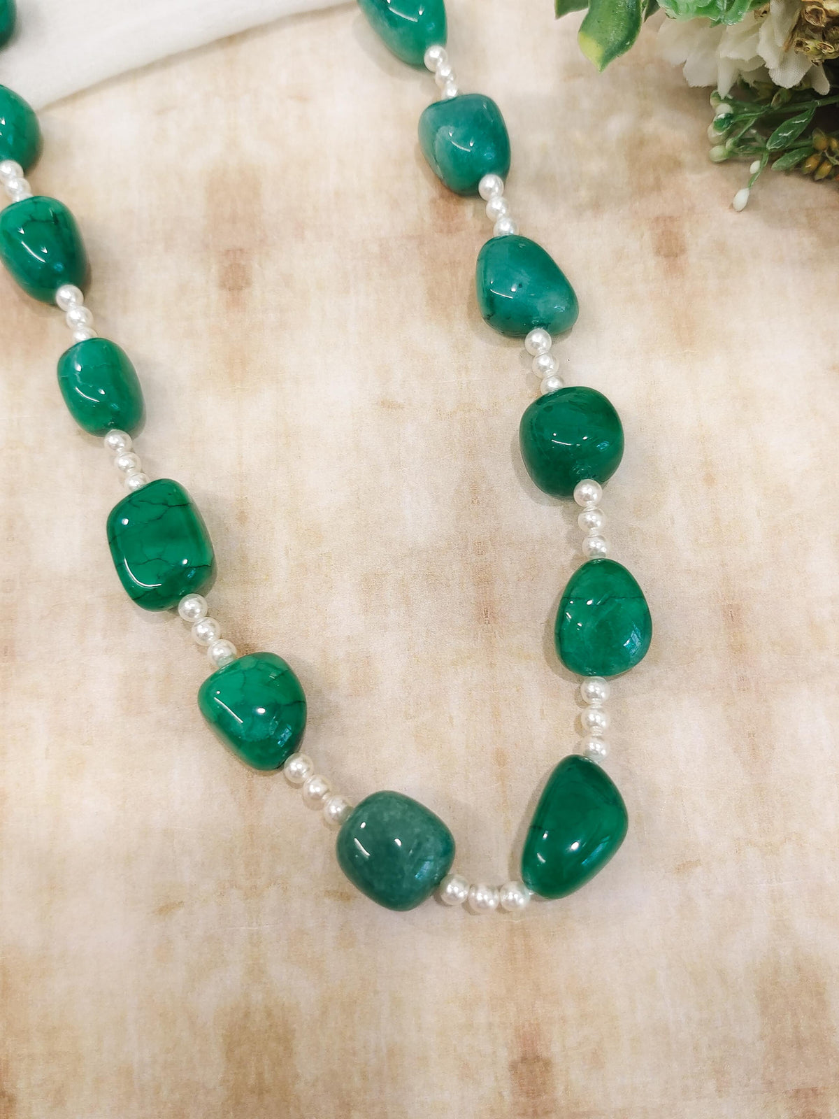 Charming Pearl And Green Chalcedony Necklace