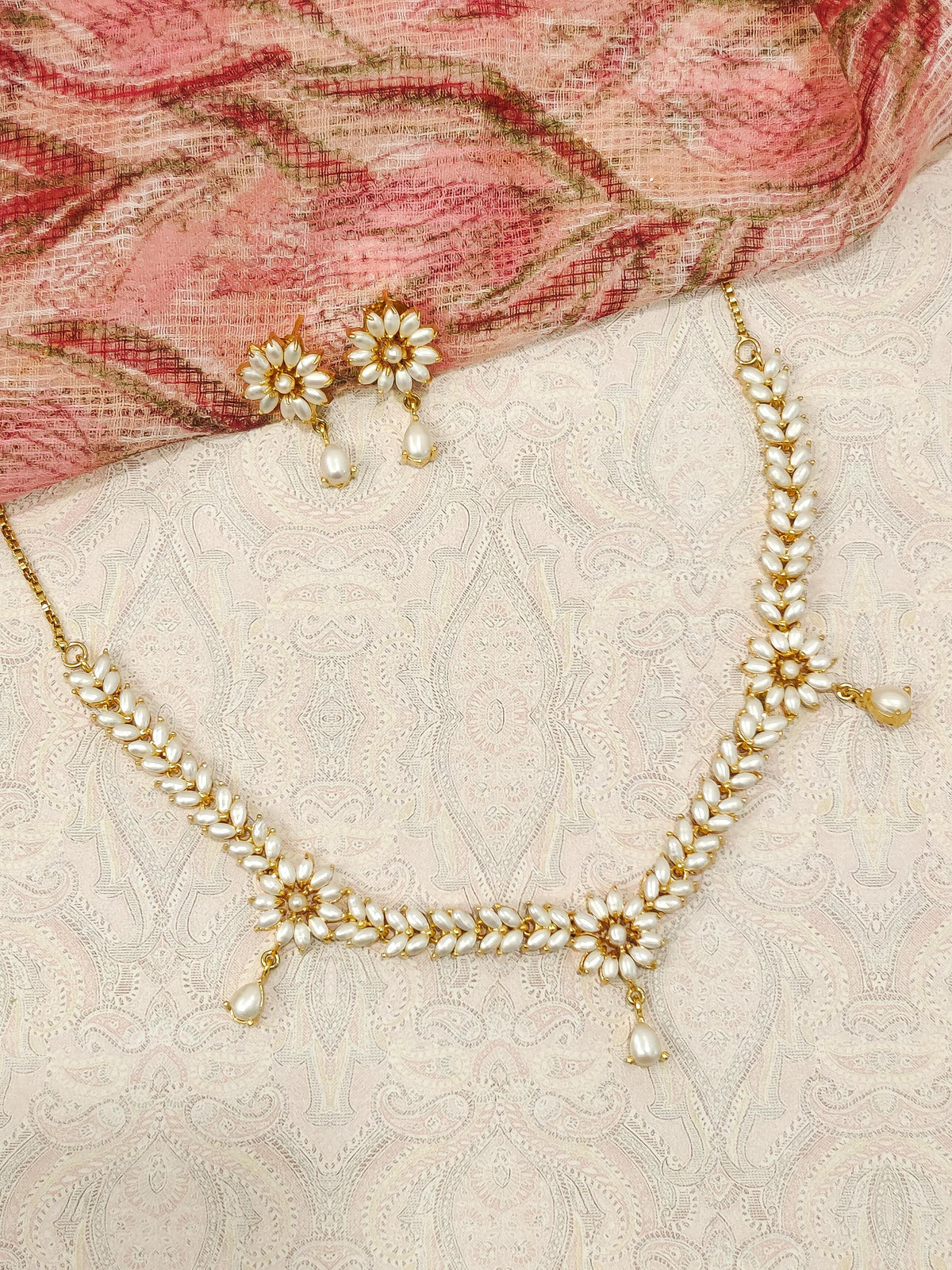 Akshara Pearl Necklace