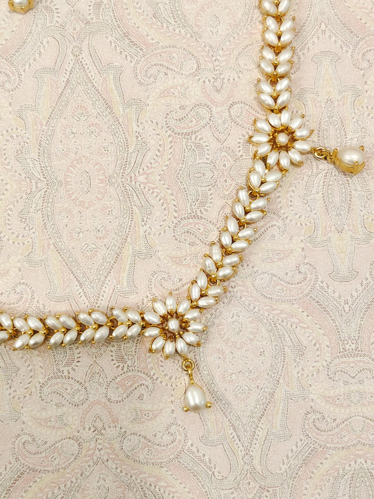 Akshara Pearl Necklace