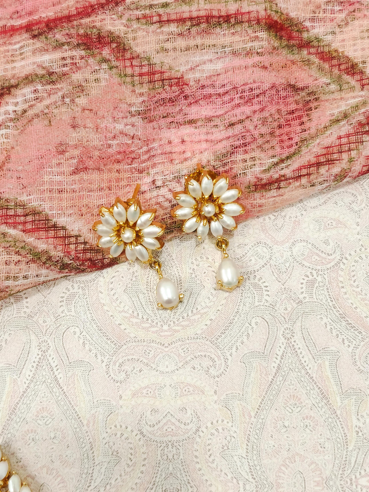 Akshara Pearl Necklace