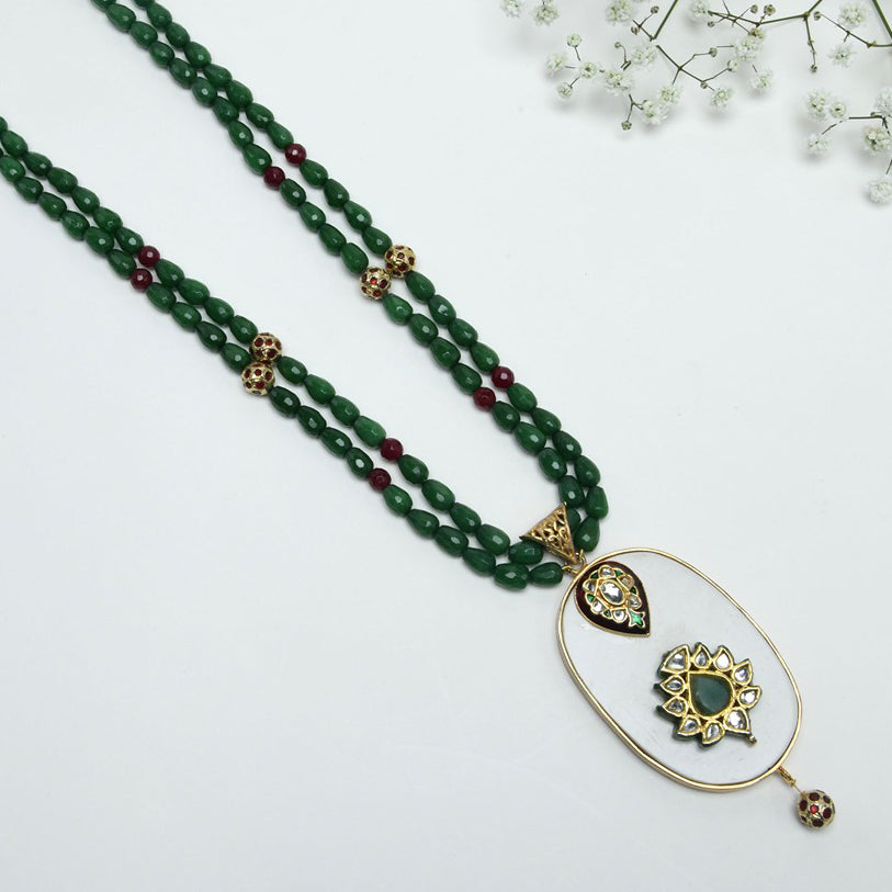 Jade Beads Necklace With Kundan