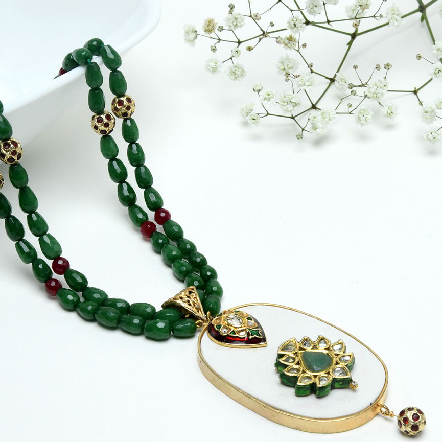 Jade Beads Necklace With Kundan