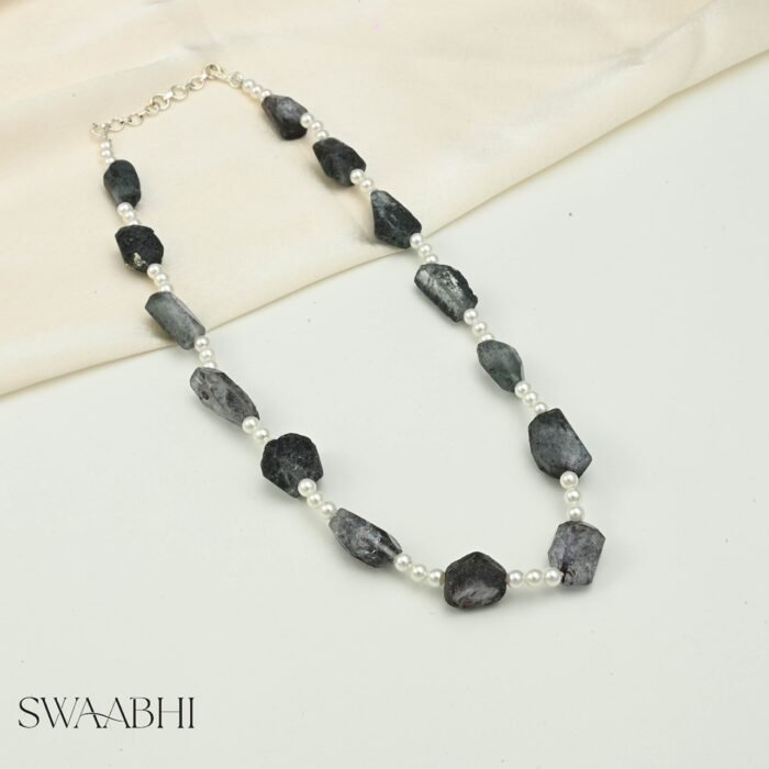 Elegant Grey Chalcedony And Pearls Necklace