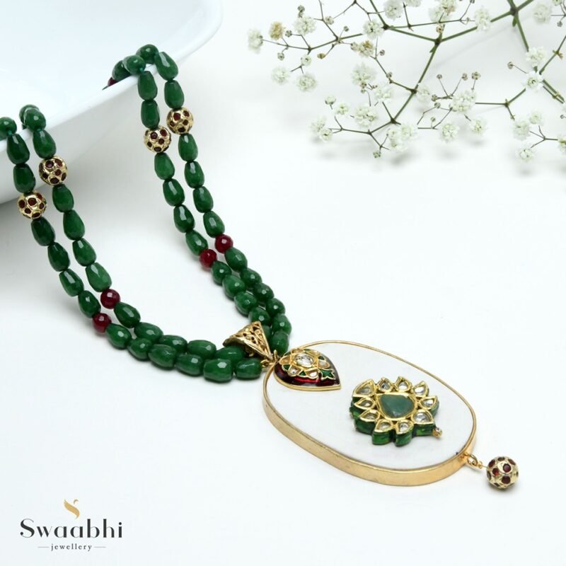 Jade Beads Necklace With Kundan, Green